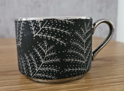 Fox and ivy black - and, silver