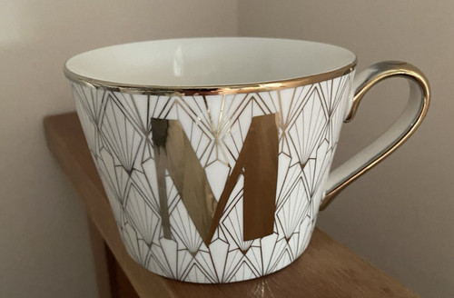 Fox ivy alphabet letter m - &,