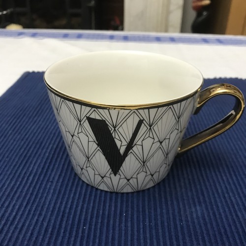 Alphabet mug fox - alphabet, ivy
